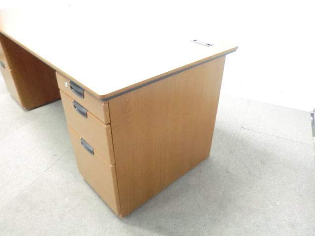 オカムラ / DX-4 / 木目調 / 【中古】 役員デスク
