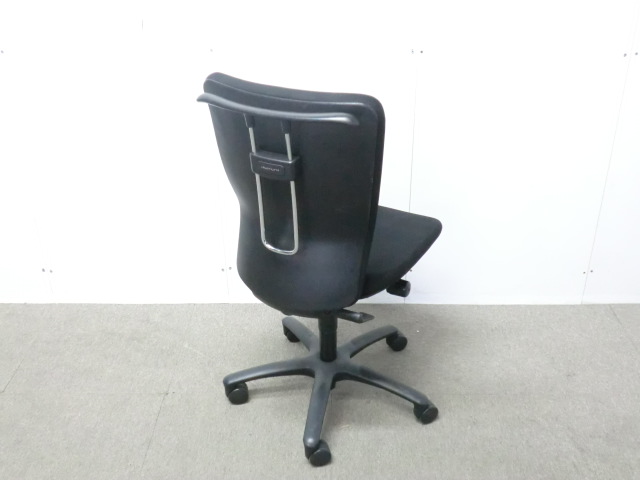 オカムラ / カロッツァ / ブラック / C386ZR FSF3 【中古】 OAチェア肘無し