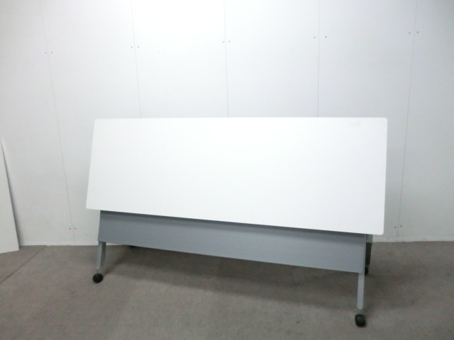 オカムラ / フラプター / ホワイト / 81F1AB MG99 【中古】 フォールディング