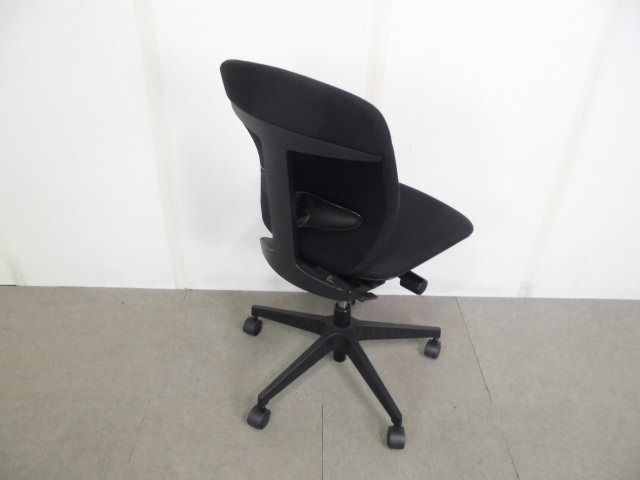 イトーキ / プラオ / ブラック / OAチェア肘無し