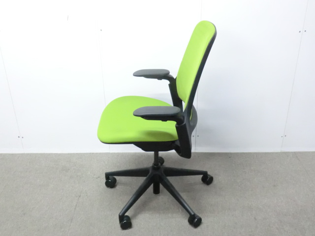 Steelcase / Series1 / ライトグリーン / 【中古】 OAチェア肘有