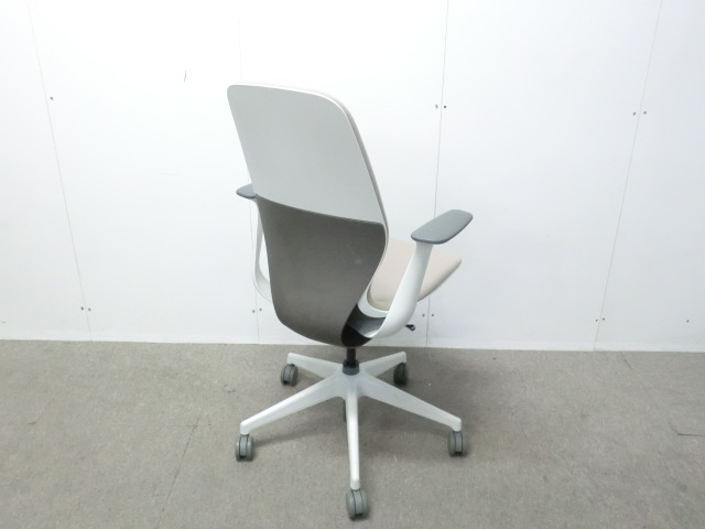 Steelcase / SILQ / グレージュ / 【中古】 OAチェア