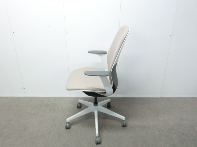Steelcase / SILQ / グレージュ / 【中古】 OAチェア