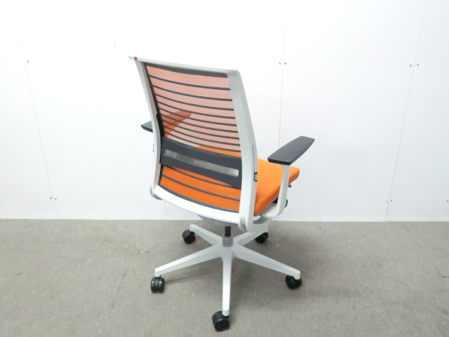 Steelcase /Think / オレンジ / 【中古】 OAチェア肘有