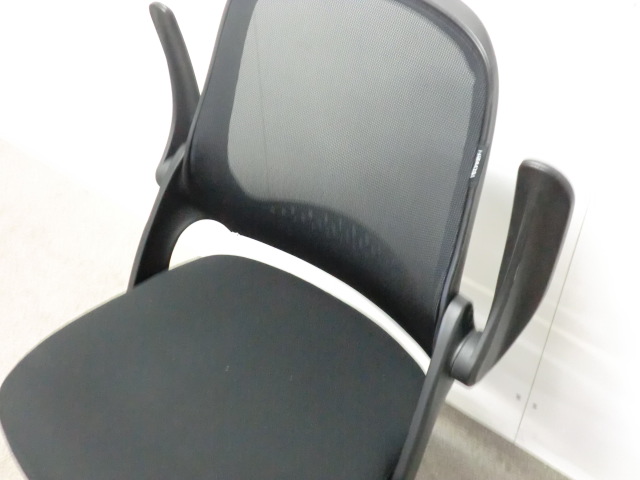 OAチェア肘有 / ブラック / 【中古】