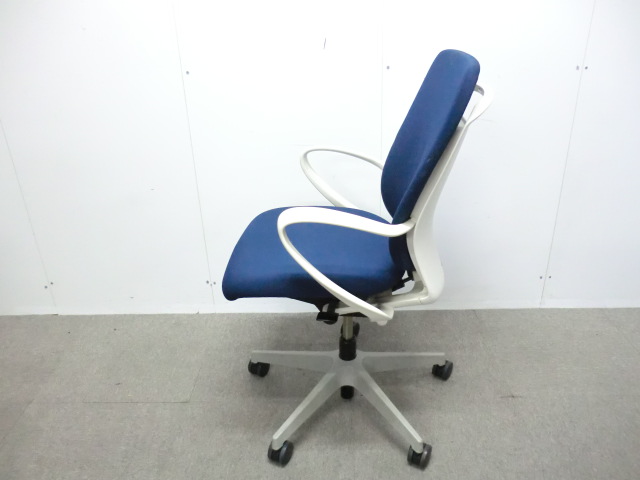イトーキ / フルゴ / ダークブルー / KF-436DL-WW 【中古】 OAチェア