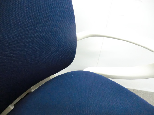 イトーキ / フルゴ / ダークブルー / KF-436DL-WW 【中古】 OAチェア