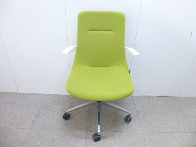 イトーキ/モーヴ/ライトグリーン/肘有/【中古】