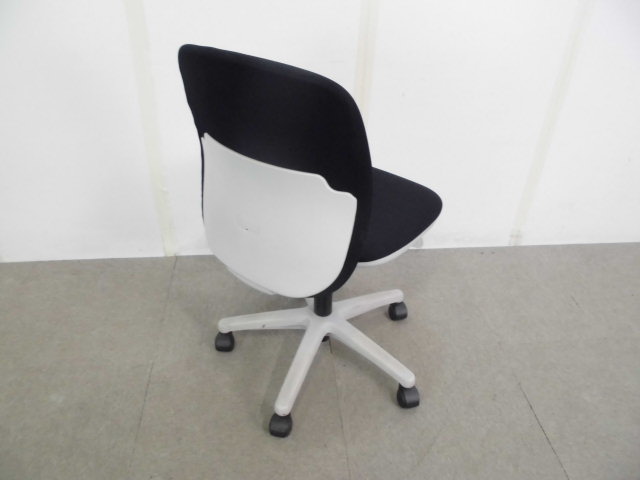 ウチダ / エニーザ / ブラック / OAチェア肘無