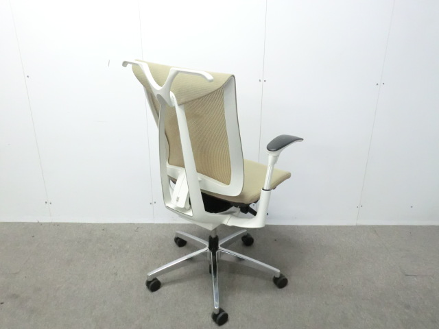 イトーキ/セレーオ/ ベージュ / 【中古】 OAチェア肘有