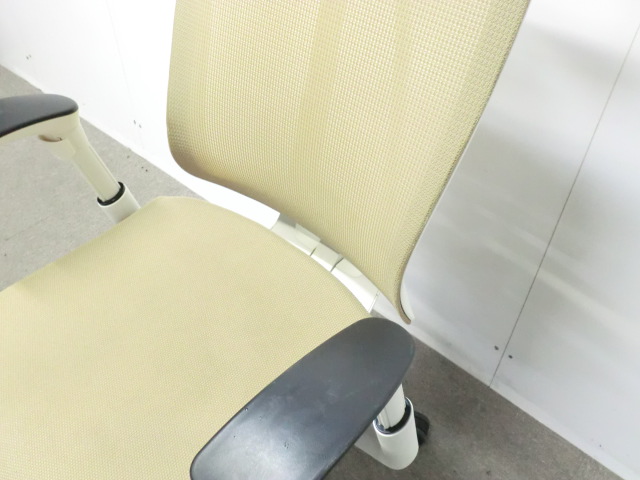 イトーキ/セレーオ/ ベージュ / 【中古】 OAチェア肘有