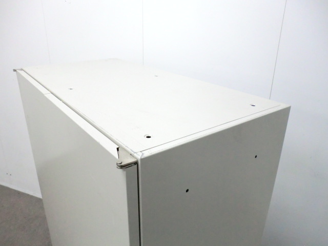 オカムラ / 42 / ニューグレー/ 4233ZZ Z13 【中古】 両開きキャビネット