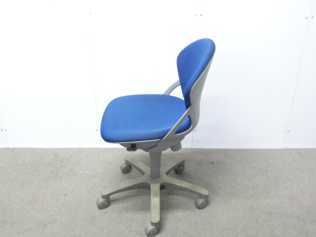 イトーキ/プレーゴ/ ブルー / 【中古】 OAチェア肘無し