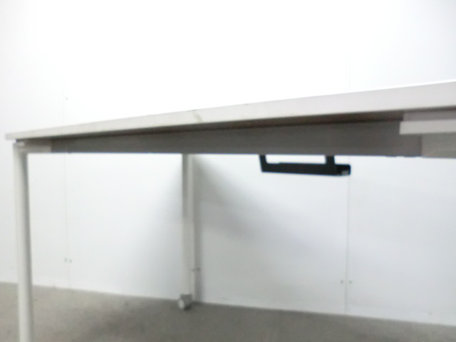 イトーキ/ アクティブフィールド / ホワイト / AF-1207PWC1-WL 【中古】 平デスク