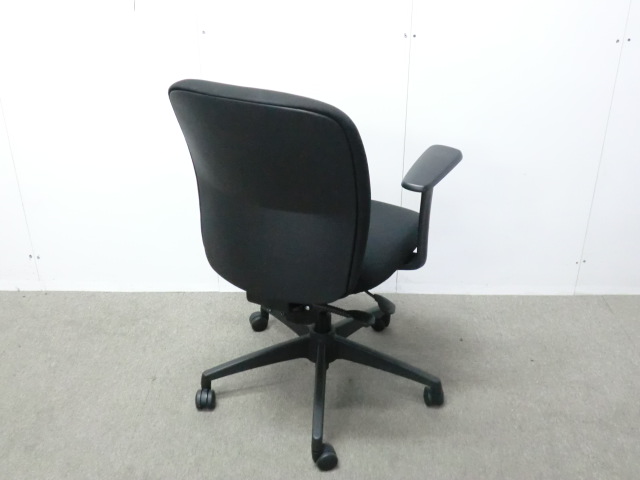 Steelcase / アプト / ブラック / 5-317-2101 【中古】 OAチェア肘