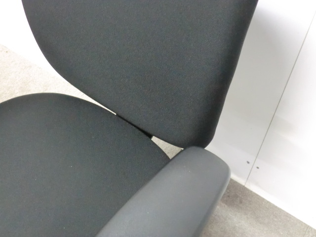 Steelcase / アプト / ブラック / 5-317-2101 【中古】 OAチェア肘