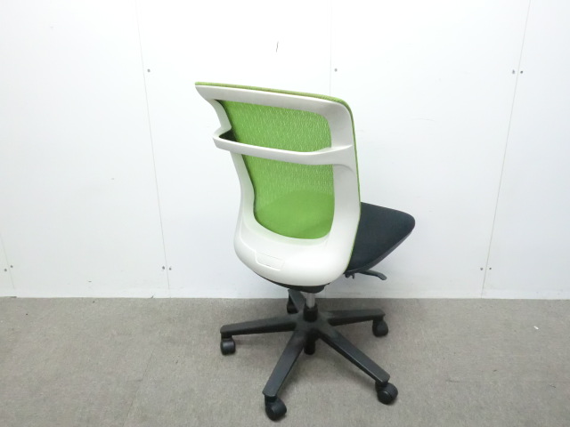ナイキ/ パウザ/ライトグリーン/【中古】 OAチェア肘無し