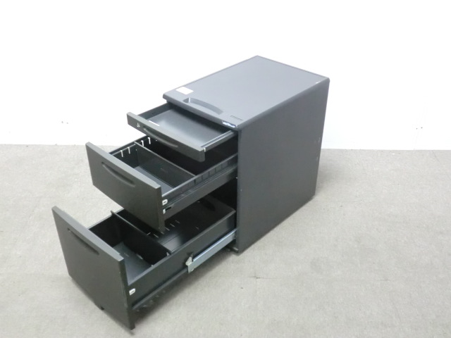 オカムラ / SD / ブラック / 【中古】 3段ワゴン