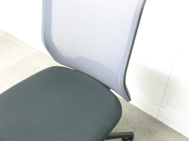 ウチダ/ カリッサ / グレー / 【中古】 OAチェア肘無