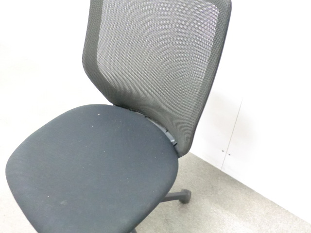 オカムラ/CG-M/ブラック / 【中古】 OAチェア肘無し