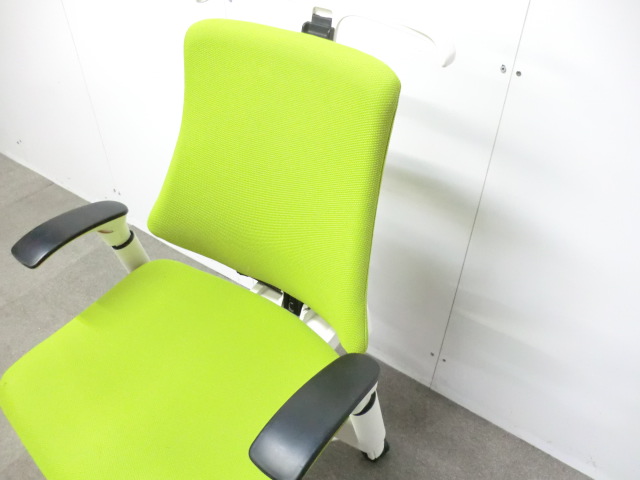 イトーキ/エフ/ライトグリーン / 【中古】 OAチェア肘有