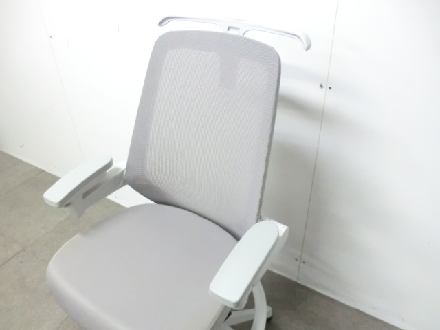 イトーキ/ ノート / グレー / 【中古】 OAチェア肘有