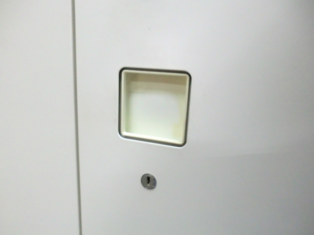 オカムラ/レクトライン / ホワイト / 【中古】 上下連結