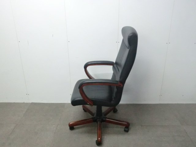 ライオン / ブラック / 569L BK 【中古】 役員チェア